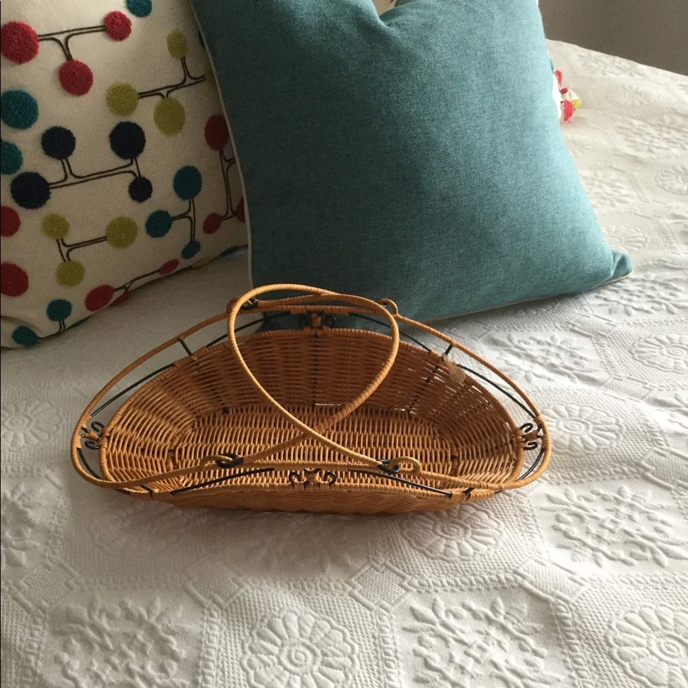 PRINCESS HOUSE GARDEN BASKET